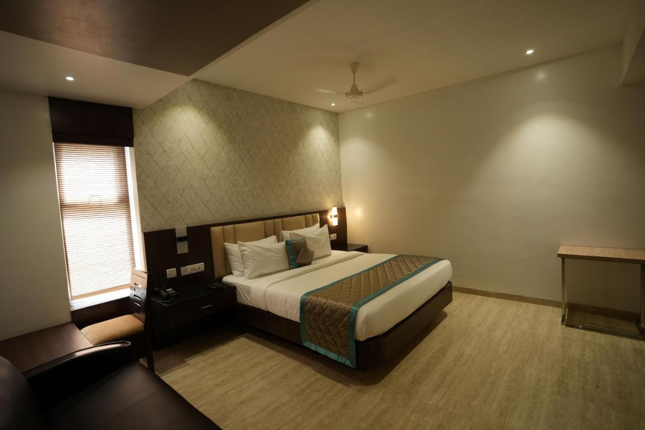 Hotel Sri Ambal Grand Virudunagar Exterior foto