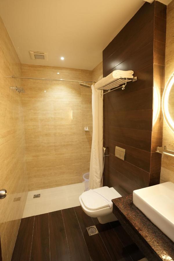 Hotel Sri Ambal Grand Virudunagar Exterior foto